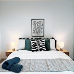 KozyGuru | Box Hill | Elegant City Hideaway