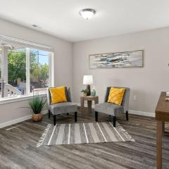 Cottage on Warner - Cozy Getaway Close to Seattle