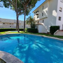 Apartamento a 300 m de la playa con piscina comunitaria en L'Escala - HISP-236-150