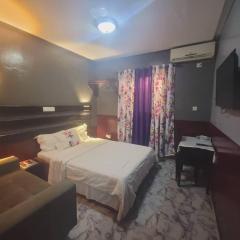 Sunrise Center Bonapriso 104