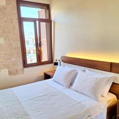 Casa Kadanoleon old town with private terrace