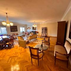 1406. Elegant 2BR Apt. Near Airport3 BA Terrace