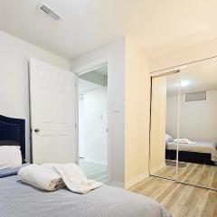 Friendly Neighborhood Garden Ave- 1 Mins to Hwy403