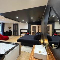 Parenthèse Enchantée pour Deux Spa privé sauna & vidéoprojecteur