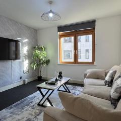 2 Bedroom Apartment - King Beds - City Centre - Private Parking - 81UM