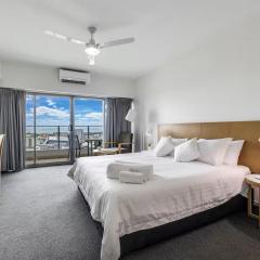 Luxury CBD High Rise Studio