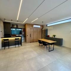 Casa Nova com Área Gourmet e Conforto Premium