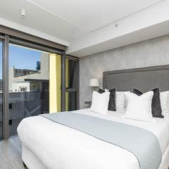 DeWaterkant living with harbour views