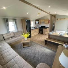 Lyons Robin Hood Deluxe Caravan