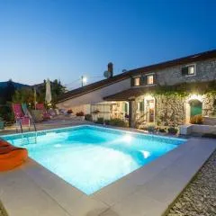 Captain's Villa with Swimming Pool