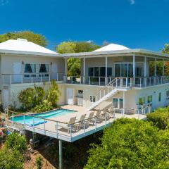 Maria Breeze Villa - Stunning Ocean & Sunset Views Private Pool Spacious Rooms
