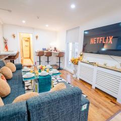 Central 6 Bedroom 2 Bathrooms House - Free Parking