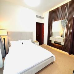 Vista Luxury Home With Parking