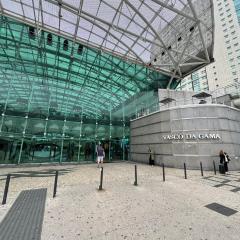 Airport lisbon station 777