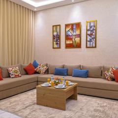 Cozy Modern Studio Near Zenâta Beach