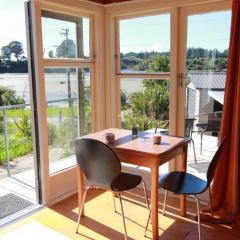 Estuary View - Peaceful Onekaka Retreat