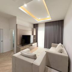 Tropical home close to nature and city