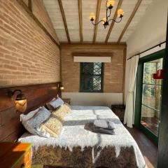 Zen Chale Beautiful view Sfx with trailRiver