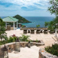 Maria Bluff Main House Villa- Modern Renovations Private Pool Ocean Front Views and Pool Table
