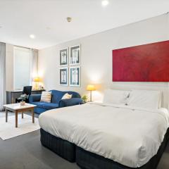 Stylish Central Studio with Gym