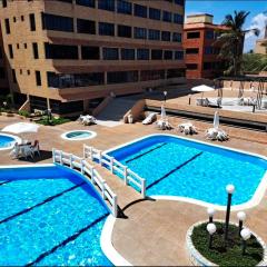 Moderno Apartamento con Vista al Mar y Piscina