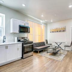8 Mi to Downtown Chicago Walkable Getaway!