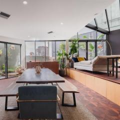 Luxury Penthouse - Private Roof Terrace, Jacuzzi, Breath Taking Views