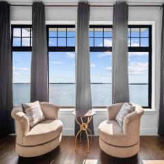 Luxury 3 Bedroom Waterfront Home Near Dallas