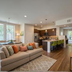 Glamorous KTown Boutique Residences with Rooftop view