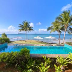 Coin de Mire Seafront Retreat right on the beach