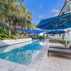 By The Sea Shore With Pool