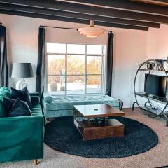 2 Epic Houses, 10 Acres, Views