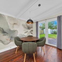 Bassett Cottage in Gawler South with 3 bedrooms and close to city train, shops and tavern