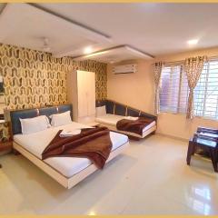 Jaisinghpura Road Mahakal # Ashray Palace Near Mahakaleshwar Jyotirlinga And Railway Station - Free Wi-Fi # Room Service # Fully Air Conditioning Premium Rooms - Top Rated Hotel In Ujjain