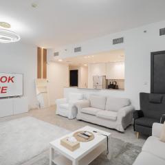 StayShort - Serene 2-Bedroom With Relaxing Balcony Atmosphere in Liwan