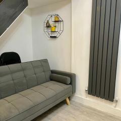 Van House - Brand New 4 BDR Business & Family