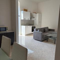 Modern 1st floor apartment with balcony - Casa Berto