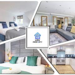 LMV Property - Modern Luxury Family Home in Theydon Bois With London Skyline Views