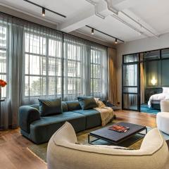 Luxe Executive Sanctuary 2 Bed 2 Bath Suite