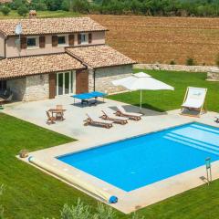 Spacious country villa with private pool