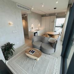 Luxury 360 Sea View 27th Floor Apartment in Mercury Tower