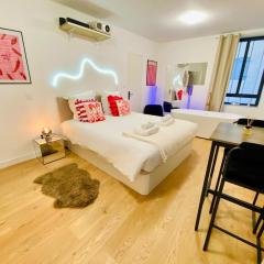 "Pandora" Studio Romantique, Baignoire,Clim, Wifi