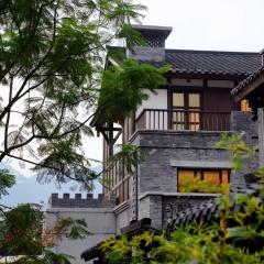 重庆山南雨江景别墅酒店