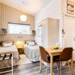 Lilla huset Bed & Breakfast - countryside guesthouse, free parking