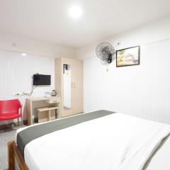 POP 83654K Mahalakshmi Inn