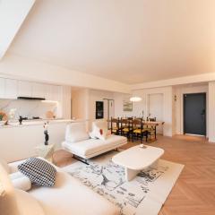 Pure home-Shanghai core high-floor house, large area, near Yuyuan Garden, the Bund People's Square,Commanding Panoramic Night of the Pearl Tower,Enjoying the stunning views of the Bund