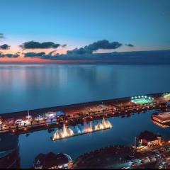SeaView Suite with panoramic view
