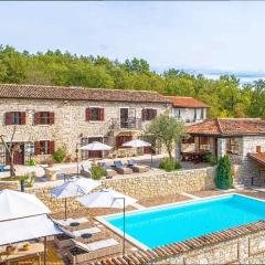 Villa Kluni by Rent Istria
