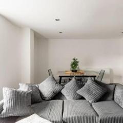 Bright Two-Bedroom Family Apartment on Victoria Road, Ramsgate