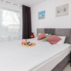 Unique Studio with Balcony in Jastrzębia Góra by Noclegi Renters